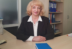 Знакомимся! Главный бухгалтер – Елена Юрьевна Макарова.
